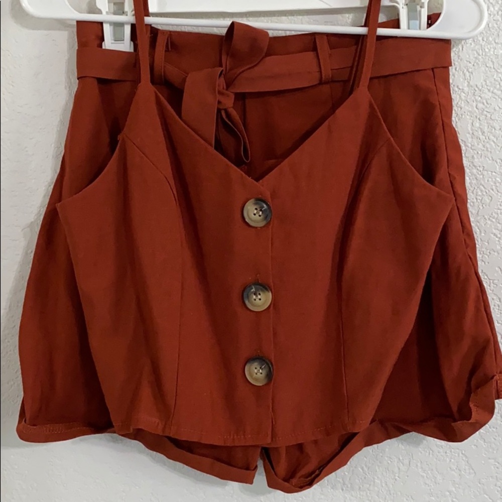 Matching rusty crop top & high waisted short set